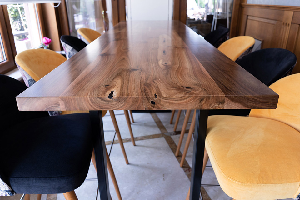 Drewniany stół na indywidualny wymiar